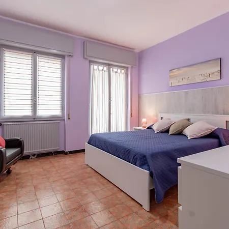 H11 House Of Colors Parcheggio Taggia